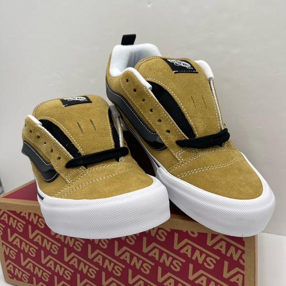 Vans Men’s Ochre and Black Skate Knu Skool
Suede Antelope
VN0009QC5QJ Sneakers - Picture 3 of 16